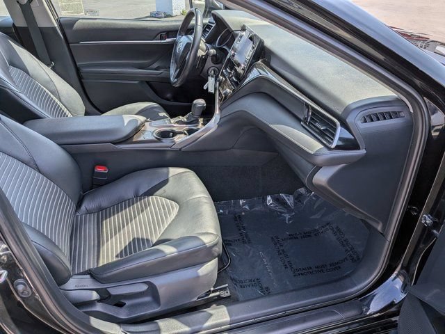 Used 2024 Toyota Camry SE w/ Cold Weather Package FWD image 5