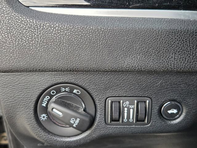 Used 2018 Chrysler 300 S w/ 300S Premium Group image 29