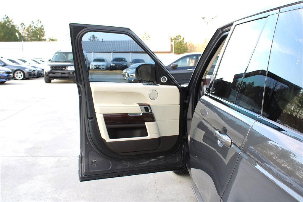 Used 2016 Land Rover Range Rover HSE image 42