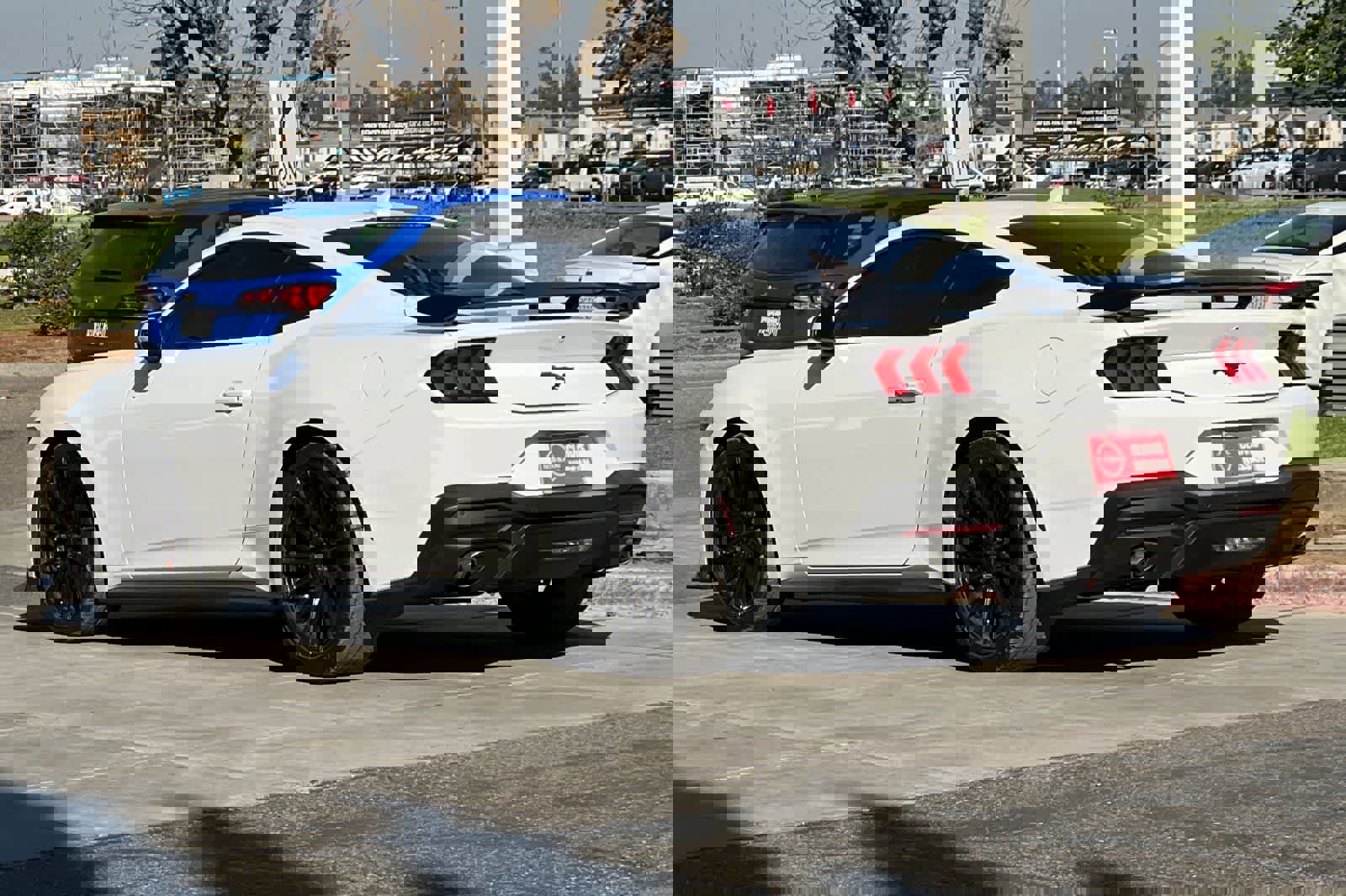 Used 2024 Ford Mustang EcoBoost image 7