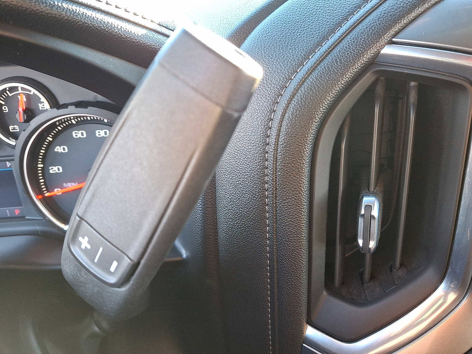 Used 2020 Chevrolet Silverado 2500 LTZ w/ LTZ Plus Package image 14