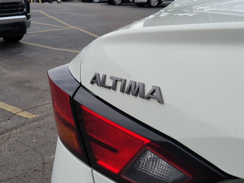 Used 2025 Nissan Altima 2.5 SV FWD image 8
