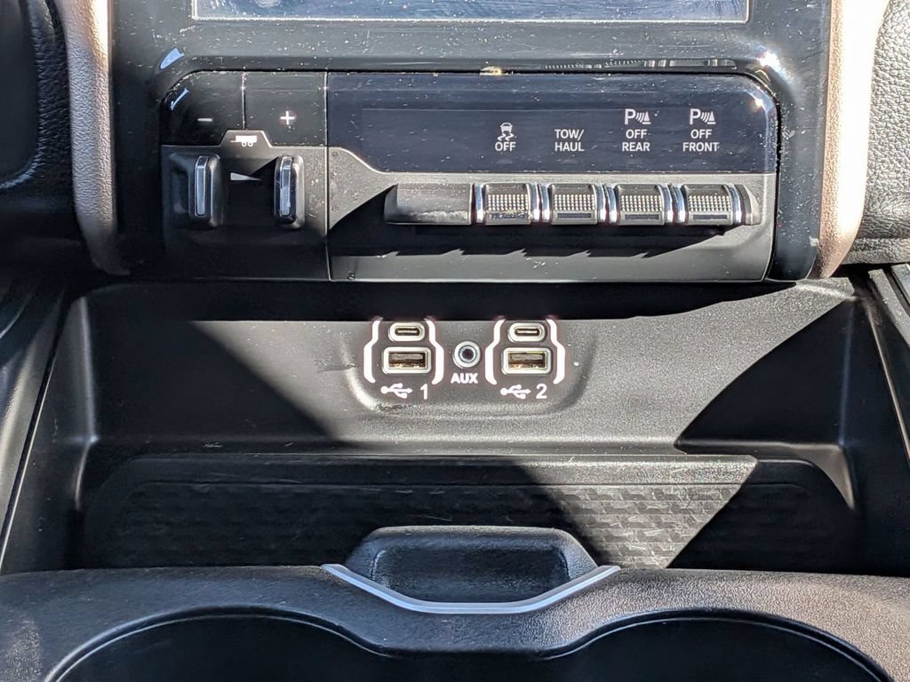Used 2021 RAM 1500 Laramie AWD/4WD image 24