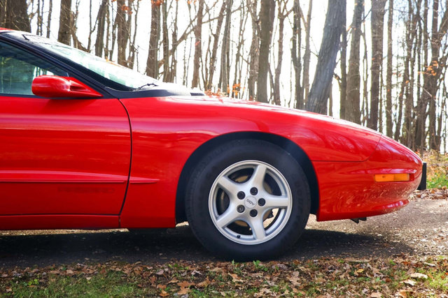 Used 1997 Pontiac Firebird Coupe w/ Opt Pkg image 11