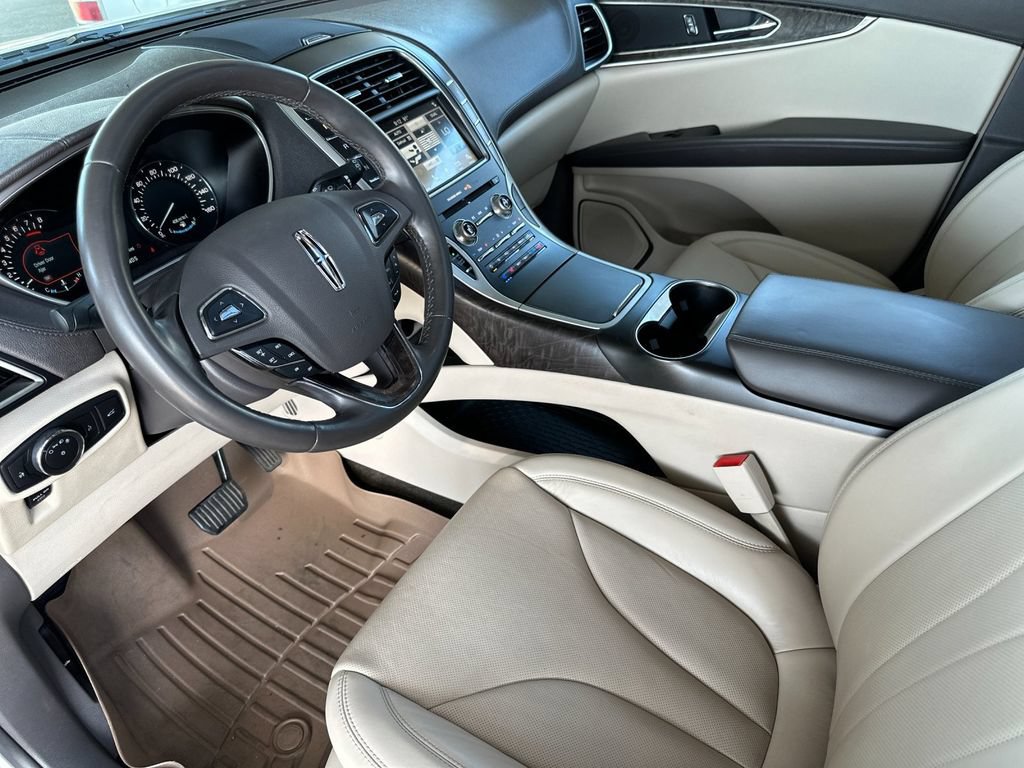 Used 2017 Lincoln MKX Reserve FWD image 9