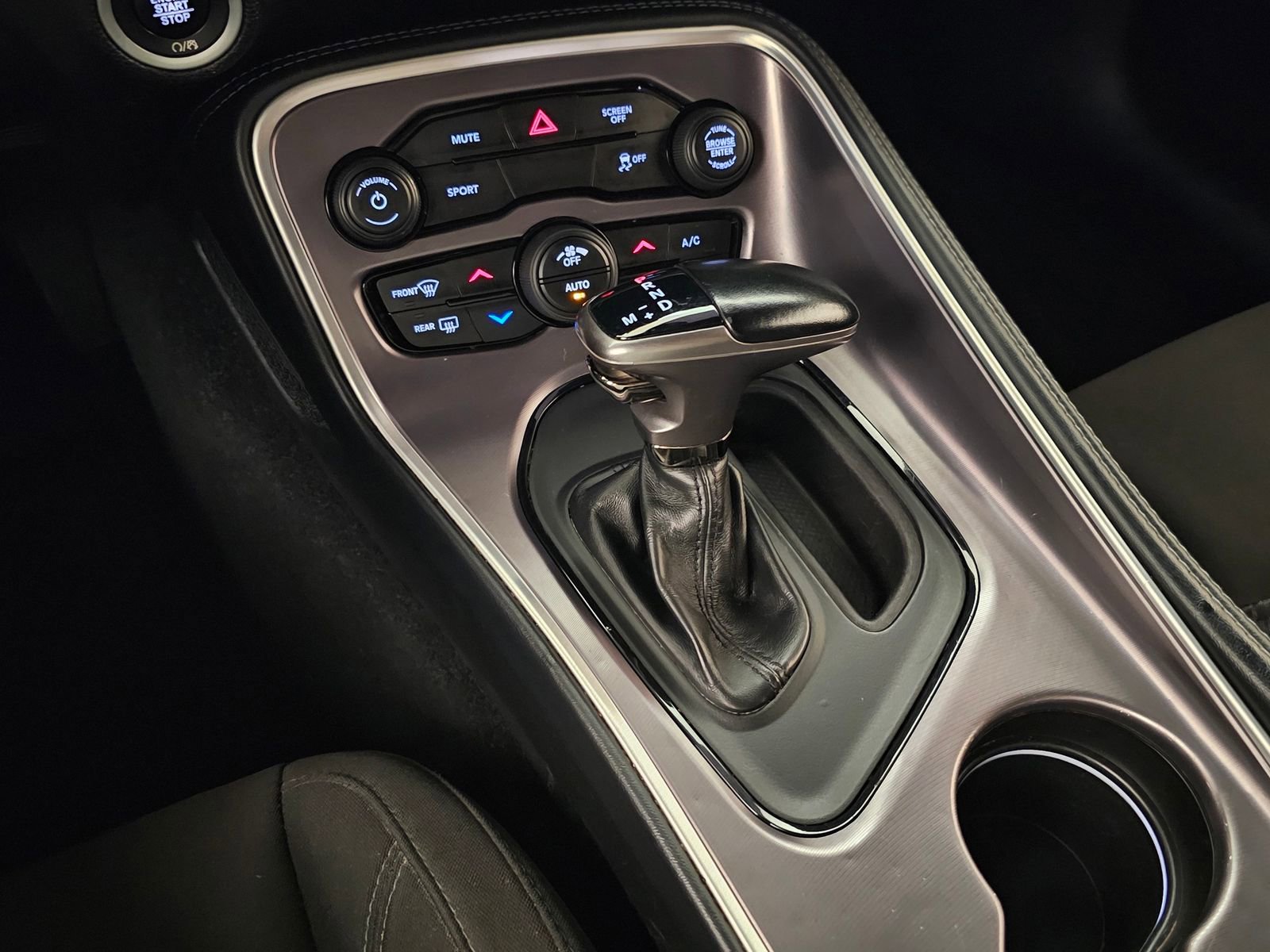 Used 2021 Dodge Challenger SXT image 29