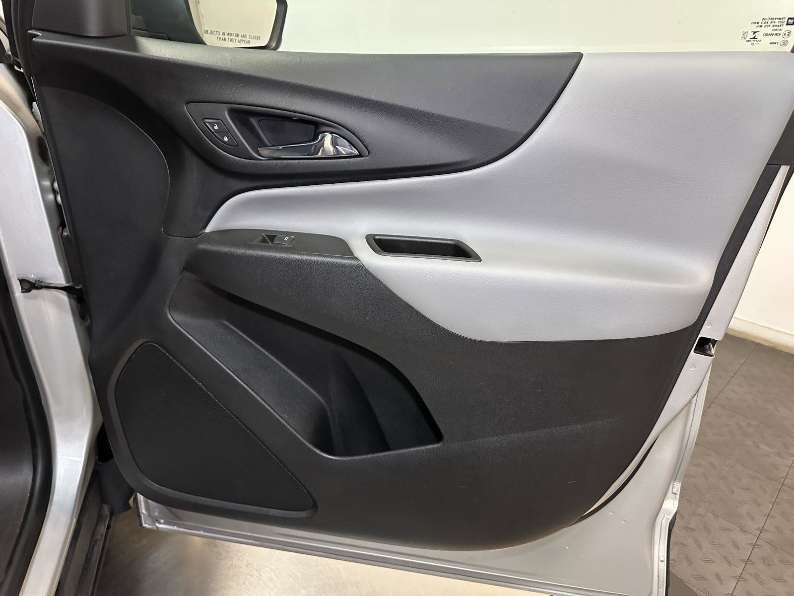 Used 2020 Chevrolet Equinox LS w/ LS Convenience Package image 37