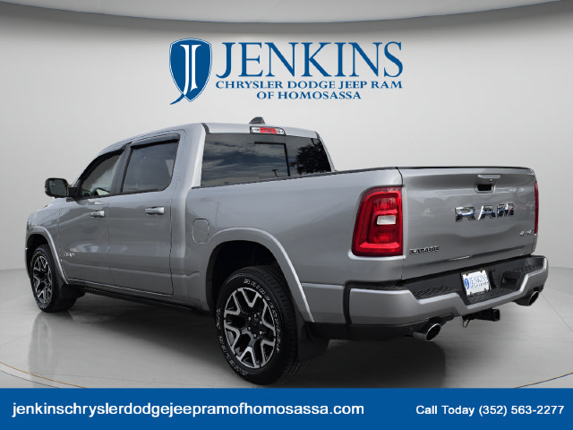 Used 2025 RAM 1500 Laramie AWD/4WD image 7