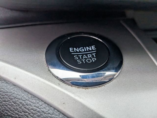 Used 2022 Ford Explorer XLT w/ Equipment Group 202A image 21