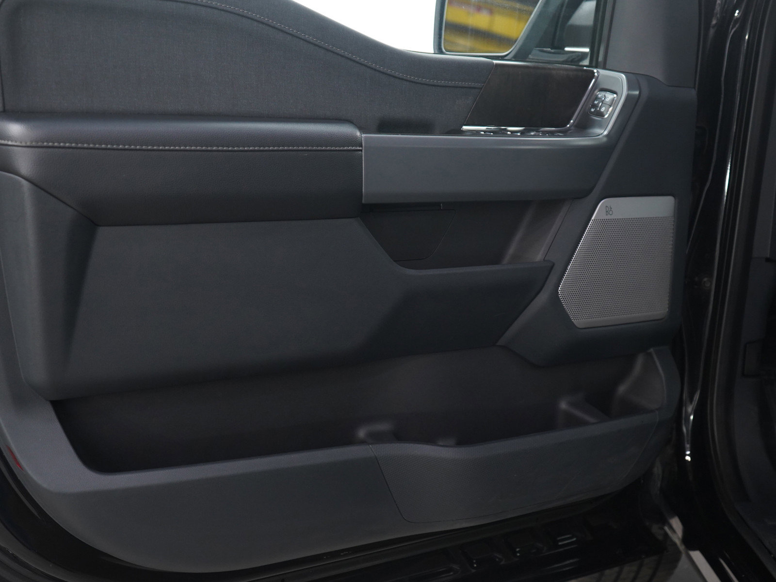 Used 2022 Ford F150 Lariat w/ Equipment Group 502A High image 17