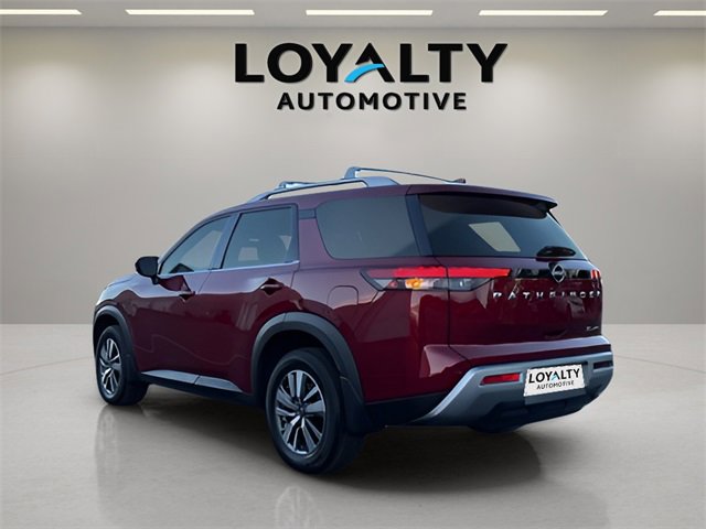 Used 2023 Nissan Pathfinder SL image 3