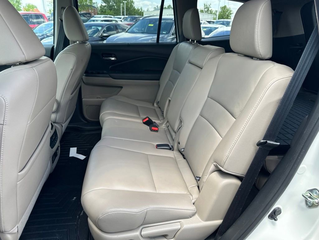 Used 2017 Honda Pilot Touring image 16