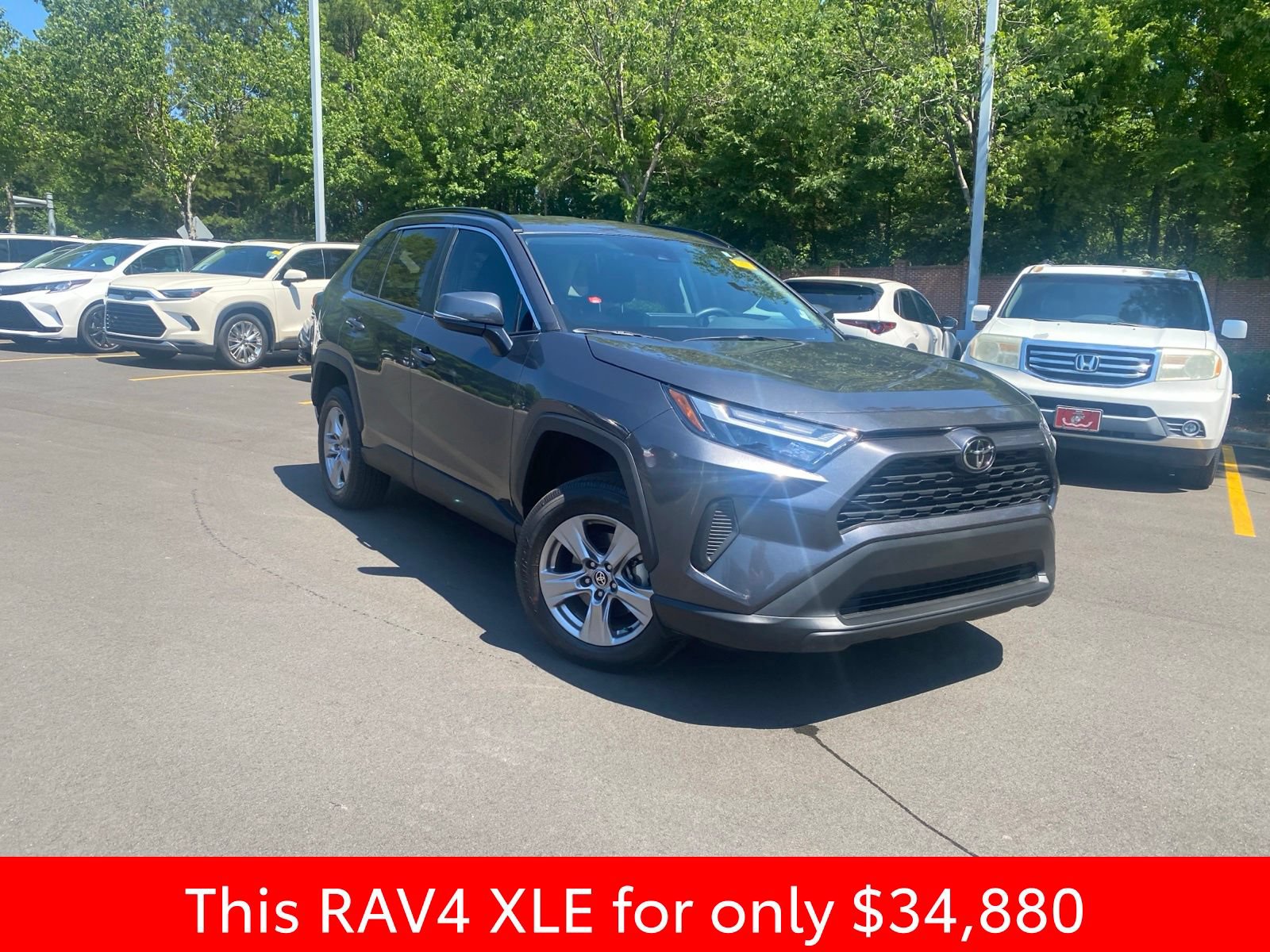 Used 2025 Toyota RAV4 XLE FWD image 53