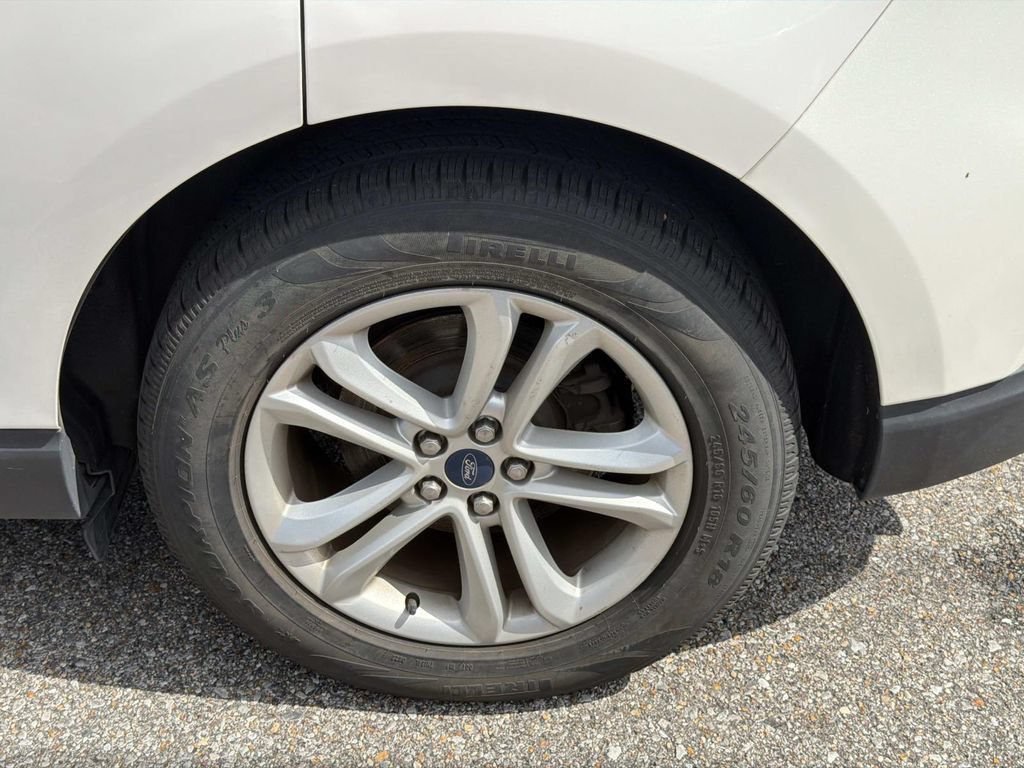Used 2019 Ford Edge SEL w/ Equipment Group 201A FWD image 4