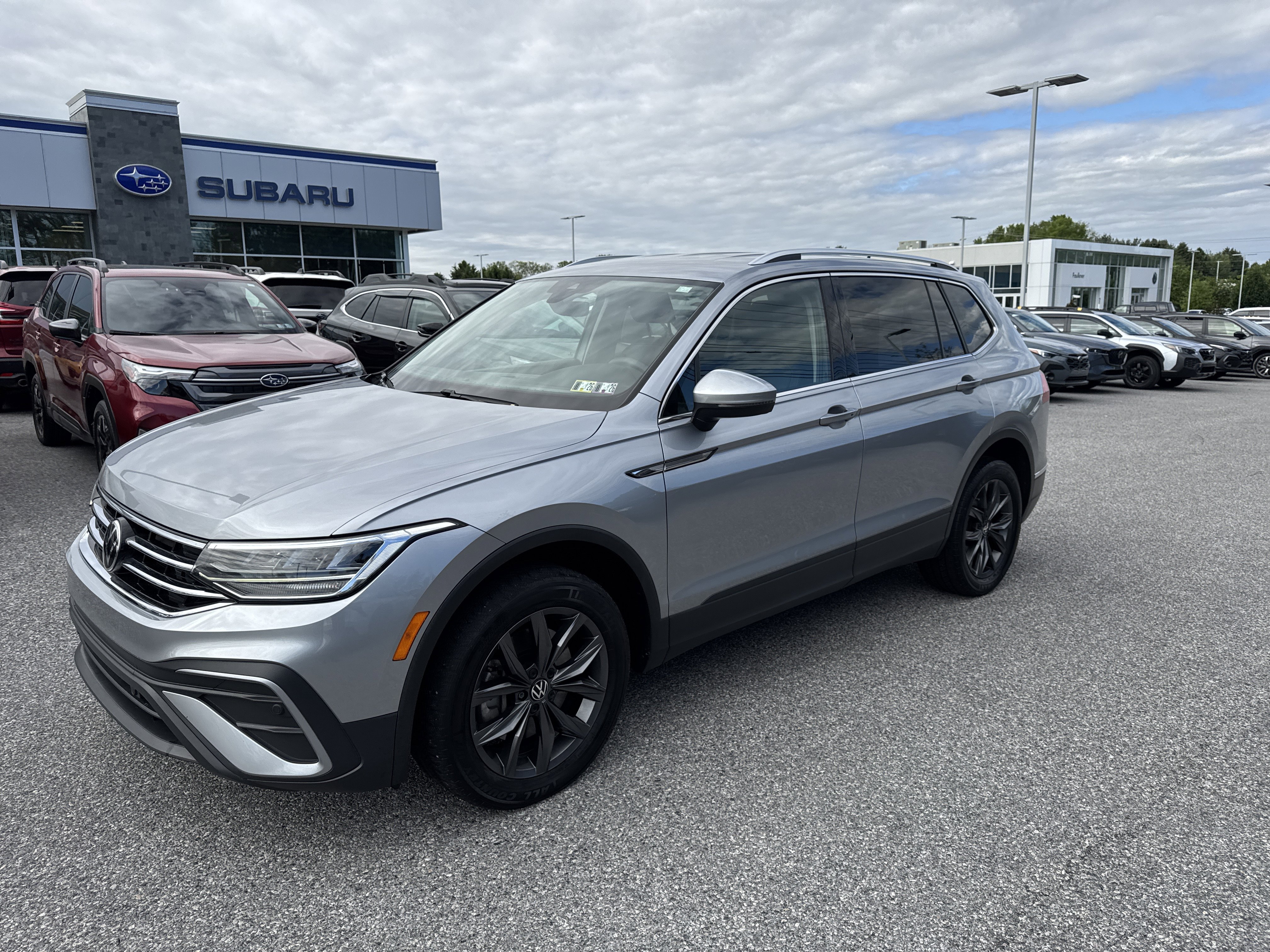 Used 2023 Volkswagen Tiguan SE FWD image 17