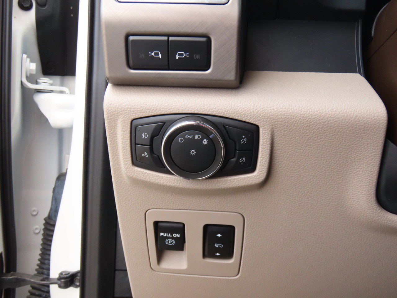 Used 2020 Ford F150 Limited w/ Trailer Tow Package image 27