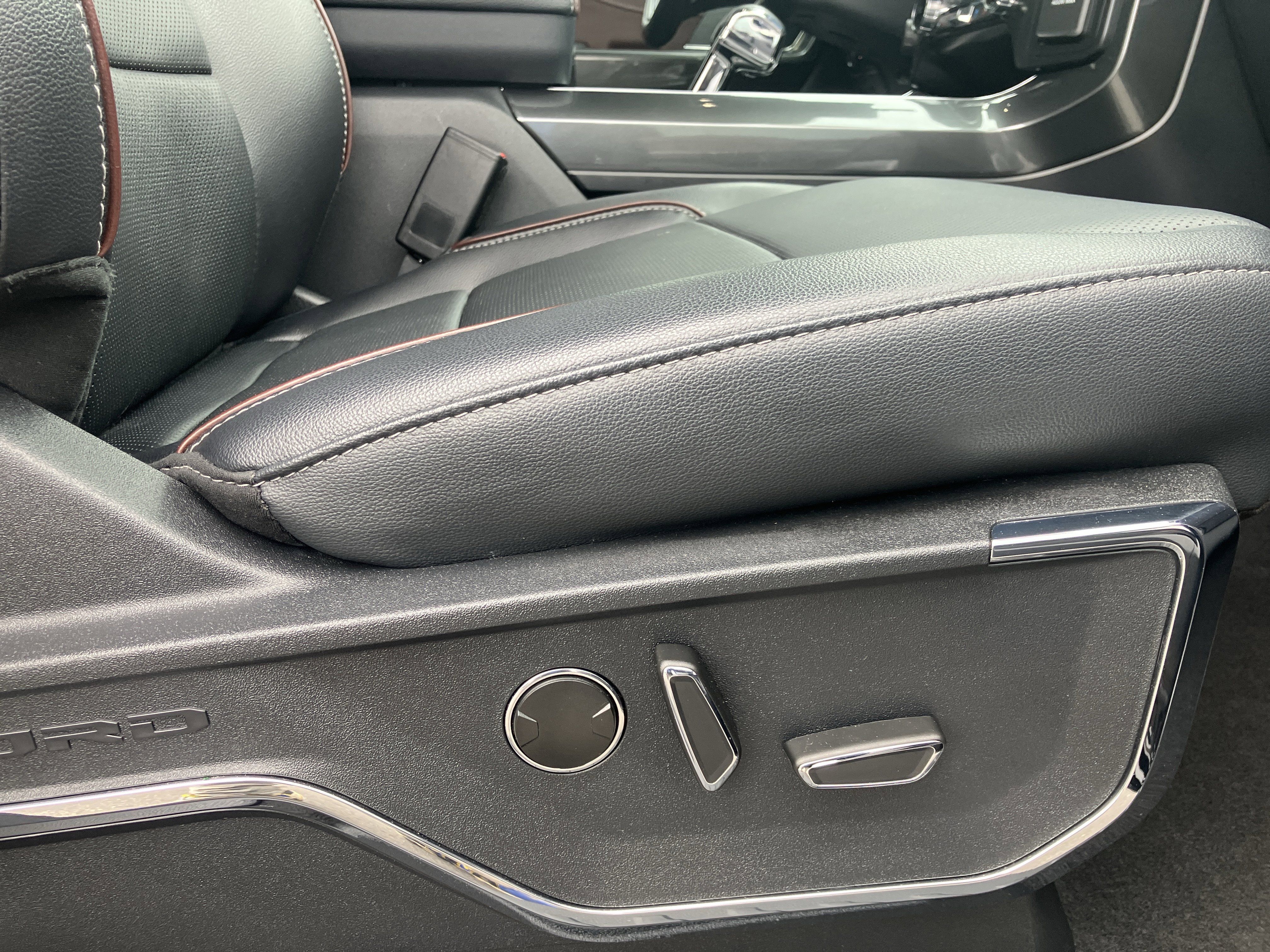 Used 2023 Ford F150 Lariat w/ Equipment Group 502A High image 11