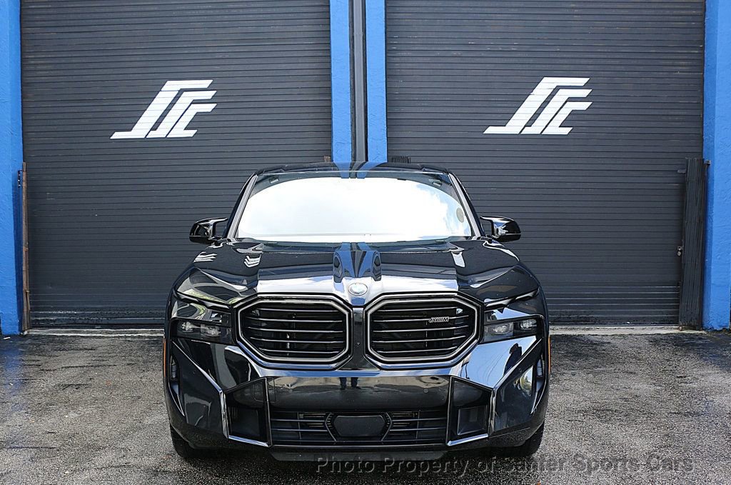 Used 2025 BMW XM image 9