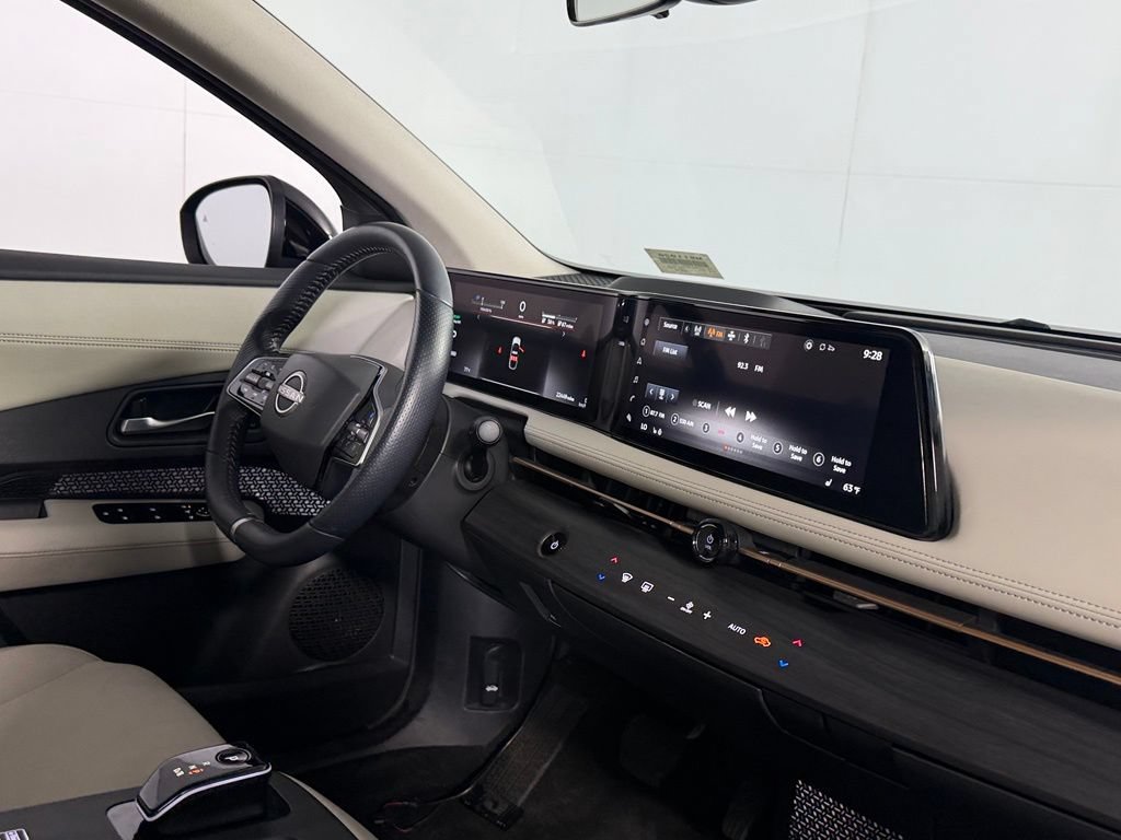 Used 2023 Nissan Ariya FWD image 31
