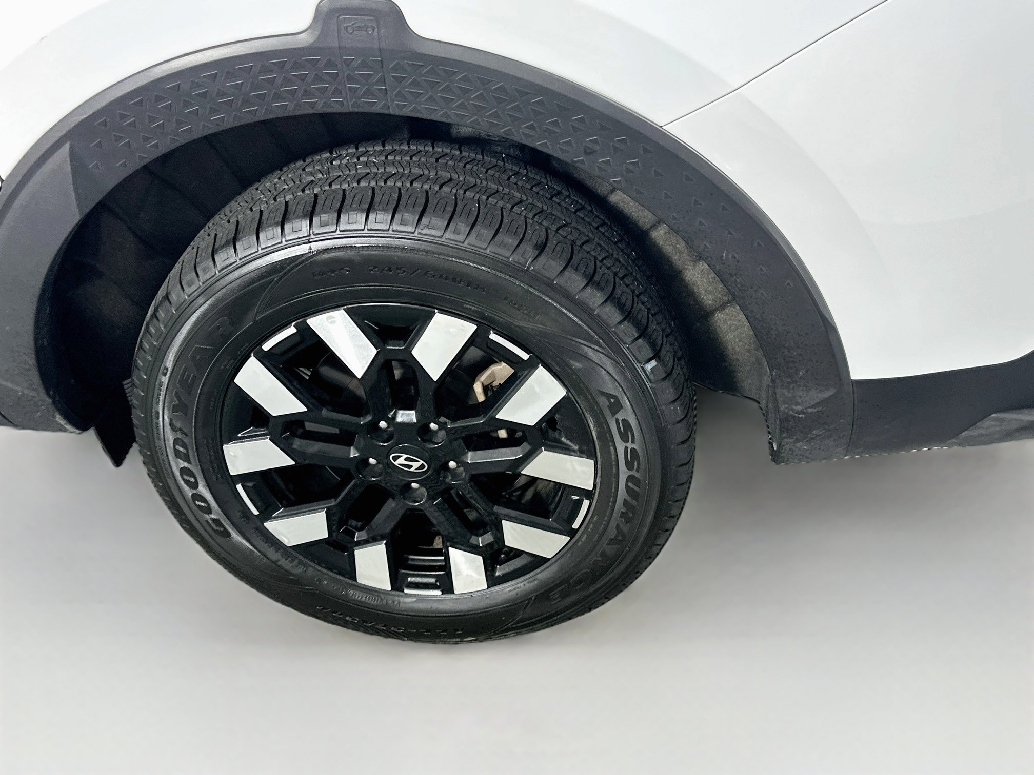 Used 2025 Hyundai Santa Cruz SEL FWD image 11
