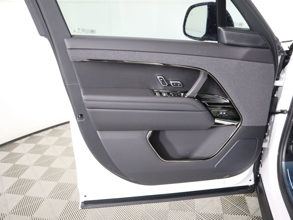 New 2025 Land Rover Range Rover Sport Dynamic SE image 26