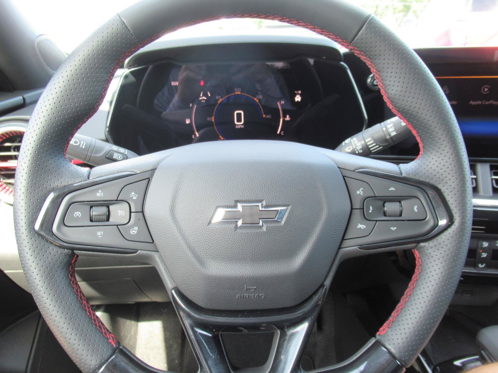 Used 2024 Chevrolet Trax RS w/ Sunroof Package FWD image 25