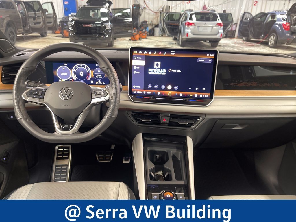 Used 2025 Volkswagen Tiguan SEL R-Line AWD/4WD image 20