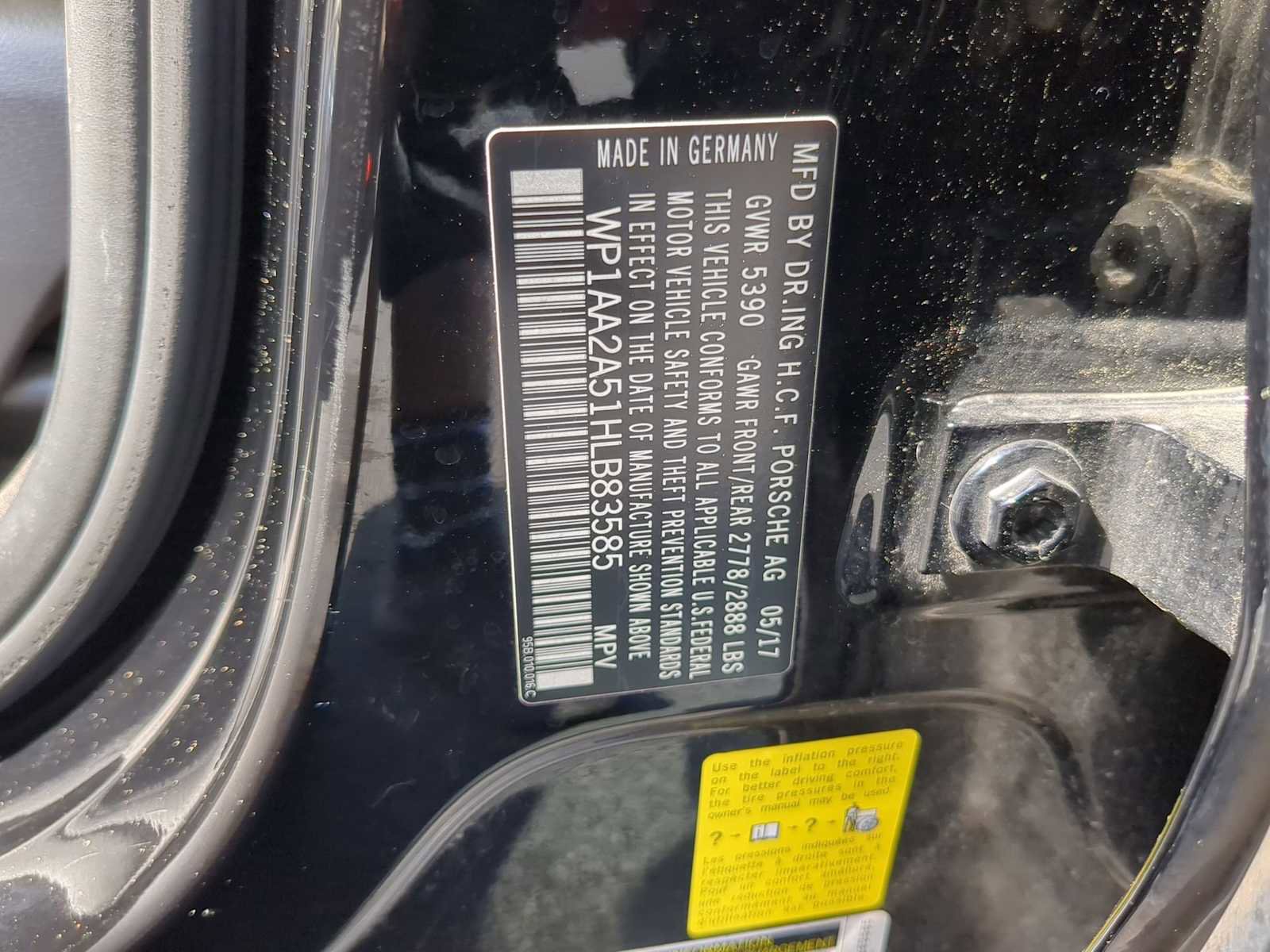 Used 2017 Porsche Macan AWD/4WD image 32