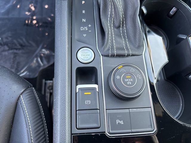 Used 2023 Volkswagen Atlas Cross Sport SE w/ Panoramic Sunroof Package image 21