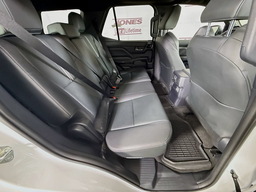 Certified 2025 Toyota 4Runner Limited AWD/4WD image 31