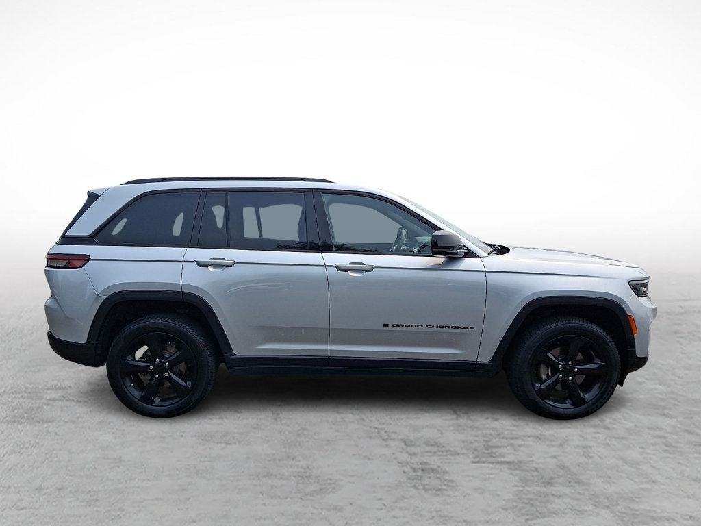 Certified 2023 Jeep Grand Cherokee Altitude AWD/4WD image 6
