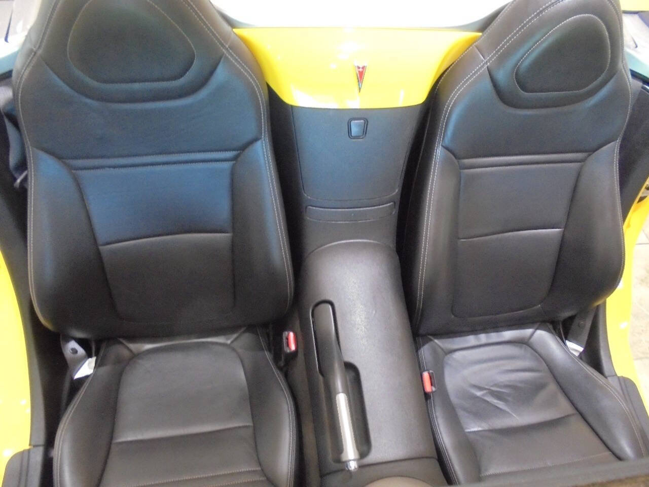 Used 2007 Pontiac Solstice Convertible RWD image 11
