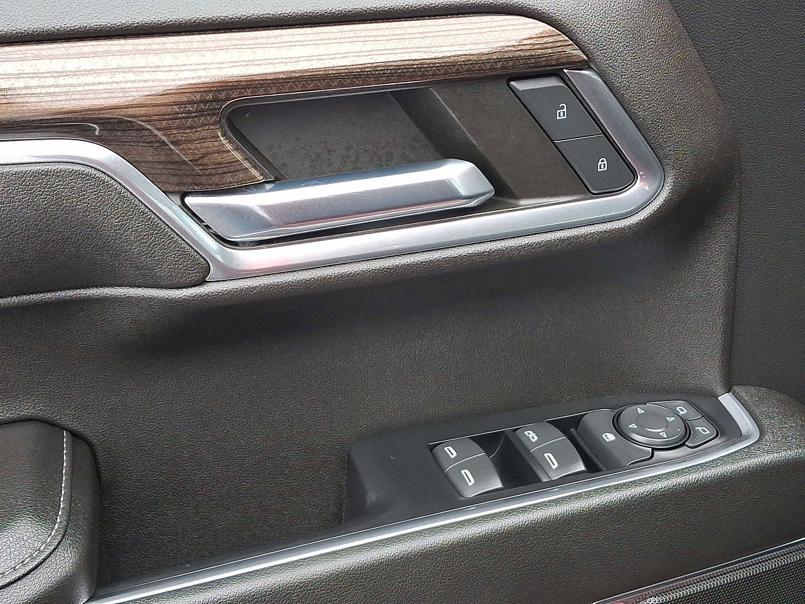 Used 2023 Chevrolet Silverado 1500 RST image 13