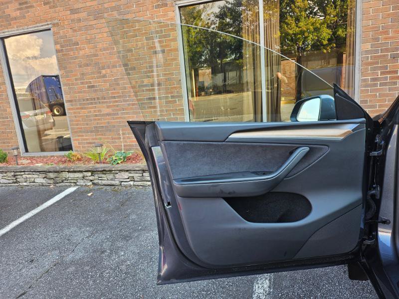Used 2023 Tesla Model Y Long Range AWD/4WD image 36