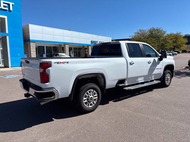 Used 2024 Chevrolet Silverado 2500 LT AWD/4WD image 6