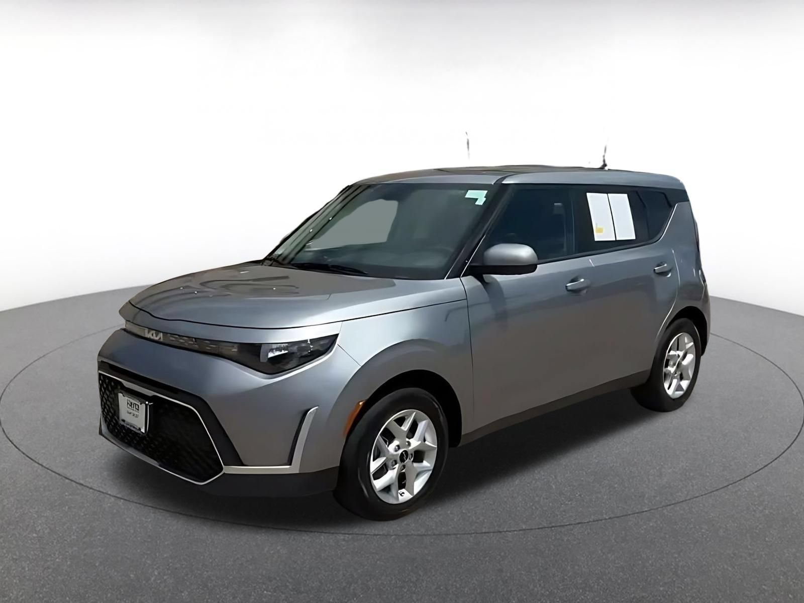 Used 2025 Kia Soul LX w/ LX Technology Package FWD image 6