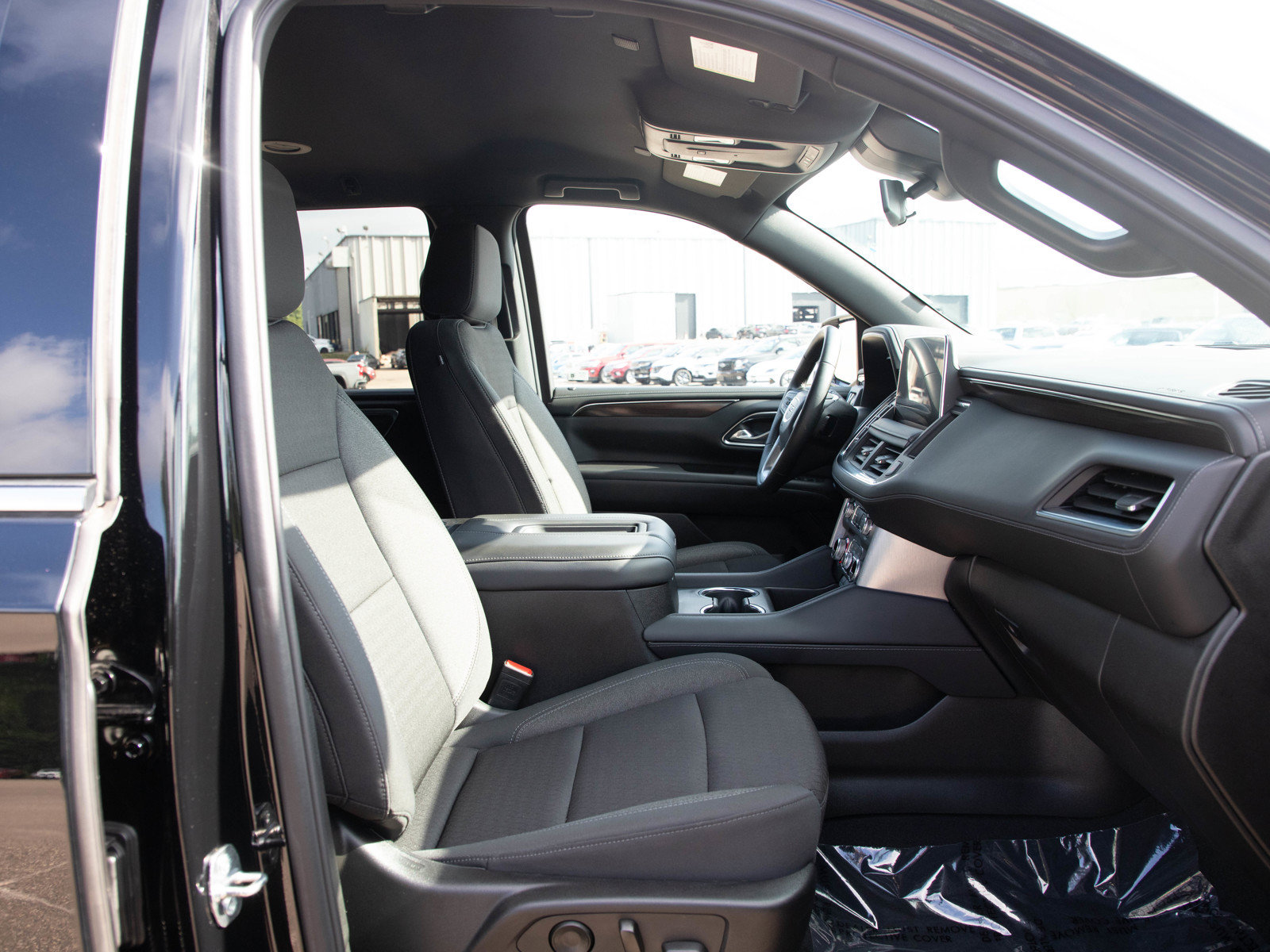Used 2024 GMC Yukon SLE w/ Max Trailering Package AWD/4WD image 11
