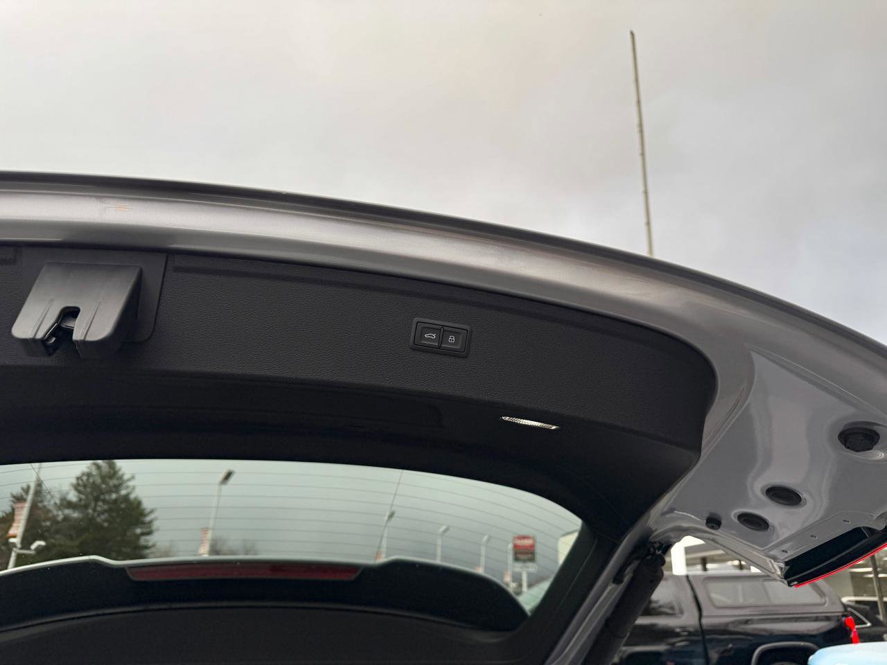 Used 2025 Audi Q5 e Premium image 23