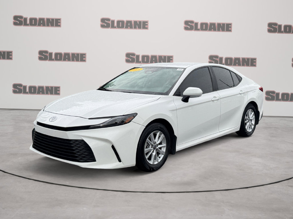 Used 2025 Toyota Camry LE FWD image 1