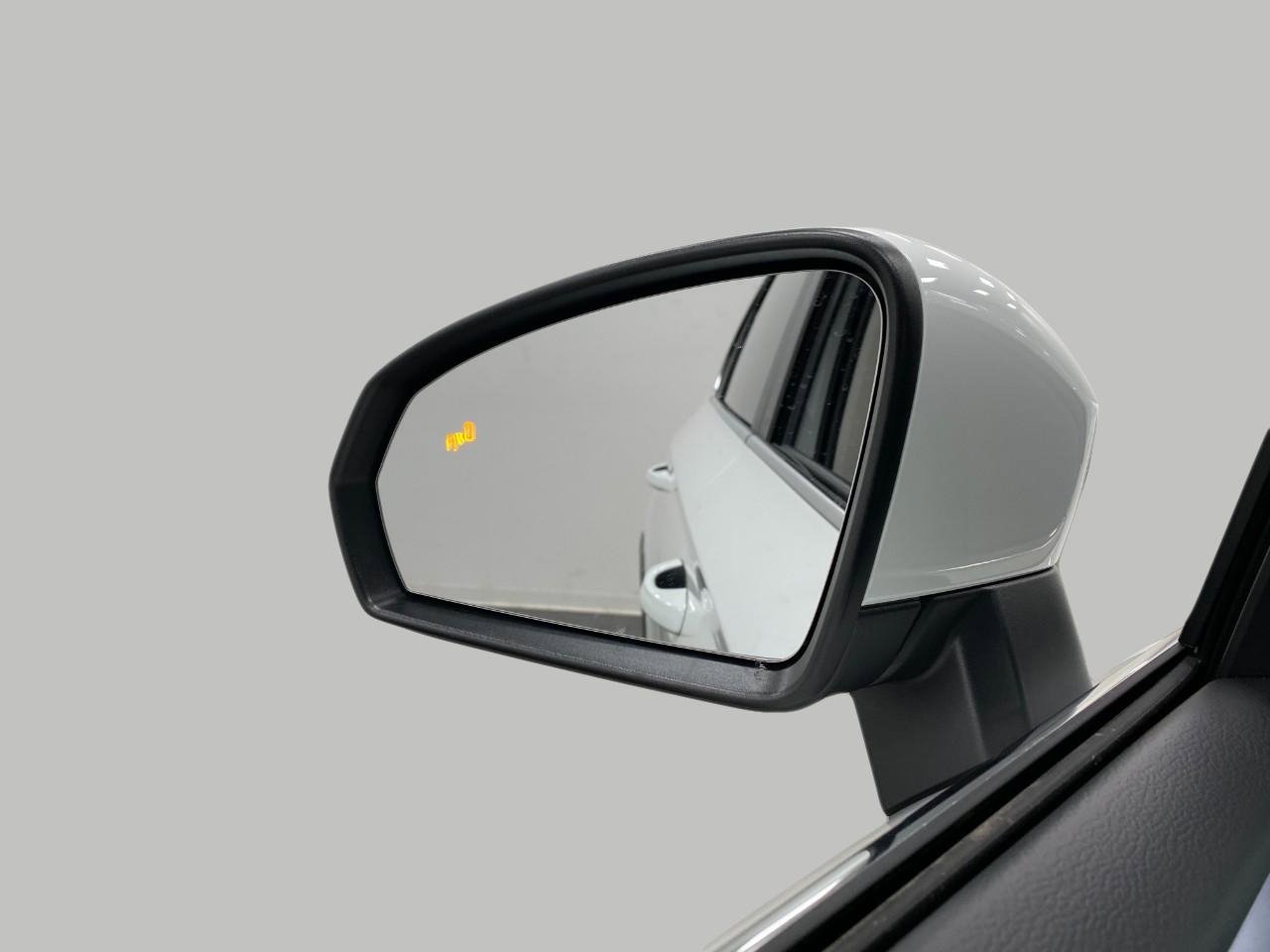 New 2026 Volkswagen Taos SE image 18