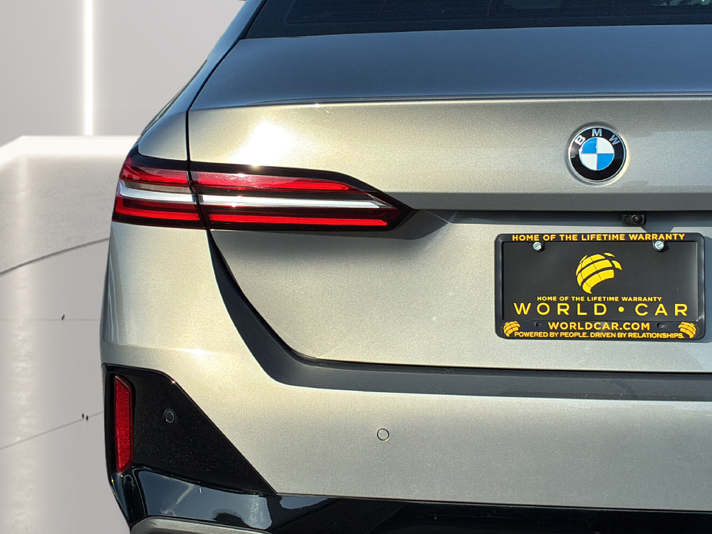 Used 2024 BMW 530i RWD image 29