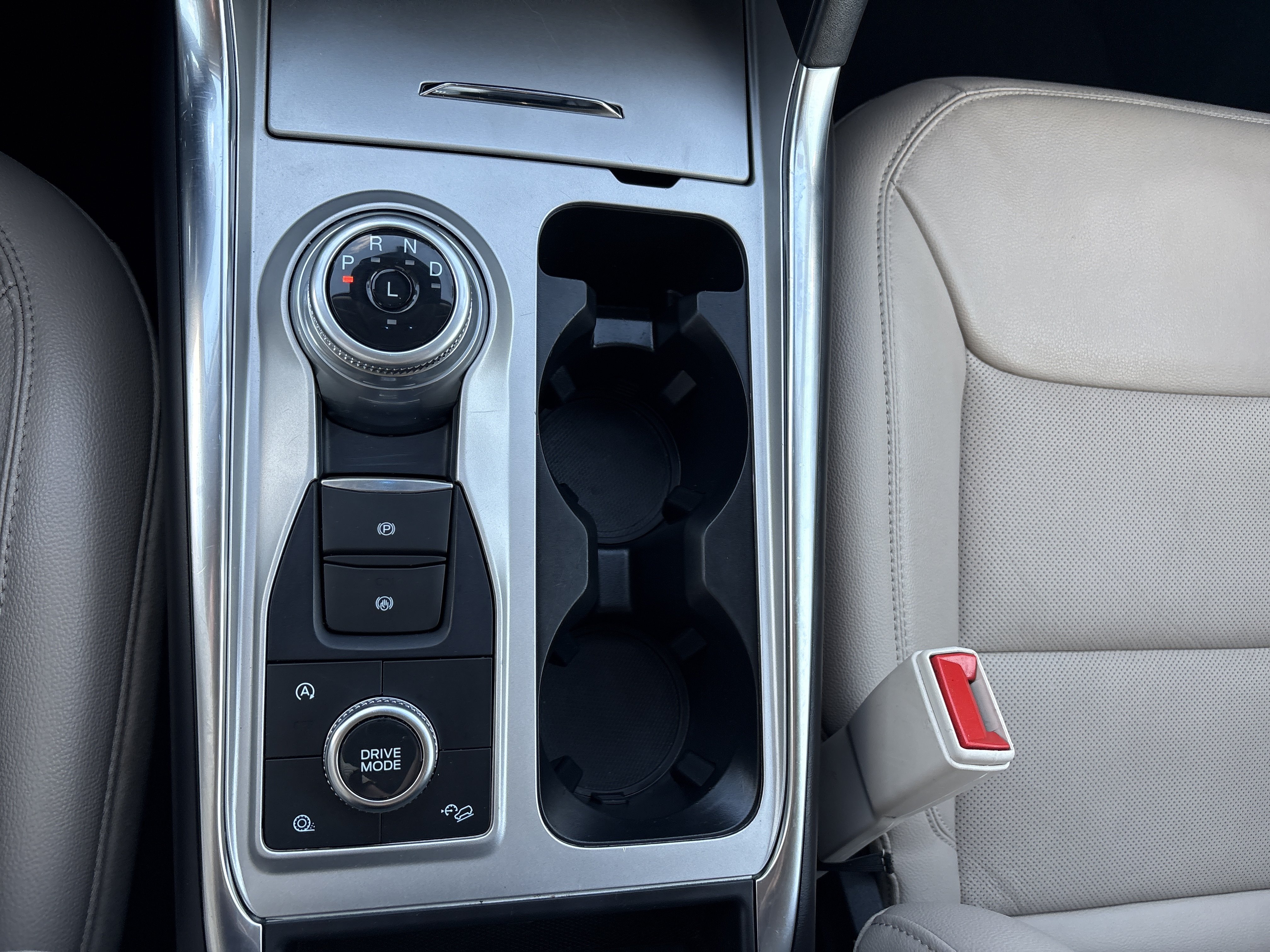 Used 2024 Ford Explorer Limited AWD/4WD image 17