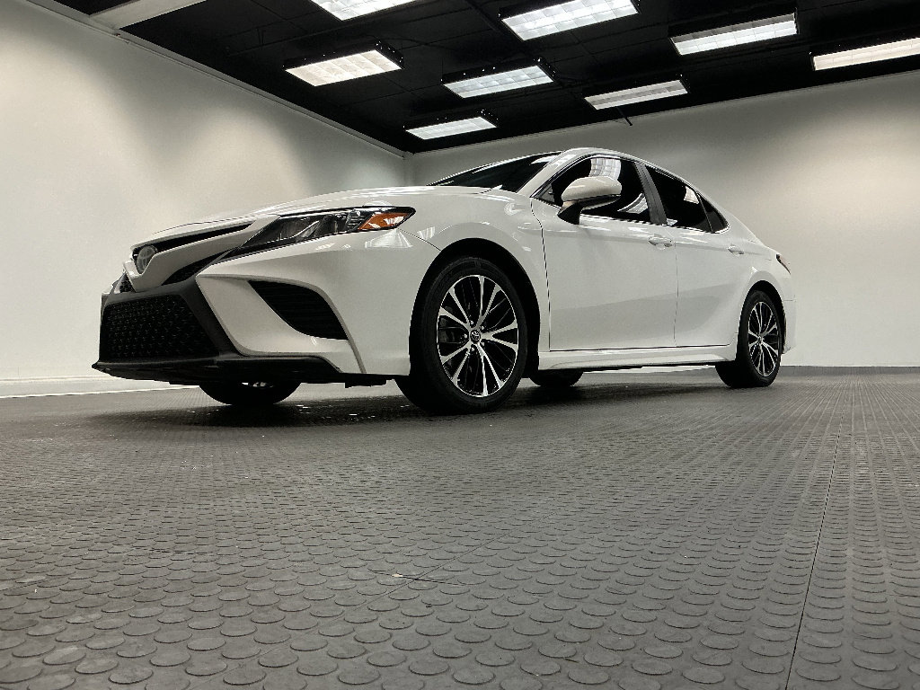Used 2018 Toyota Camry SE w/ Protection Package (Q1) FWD image 2