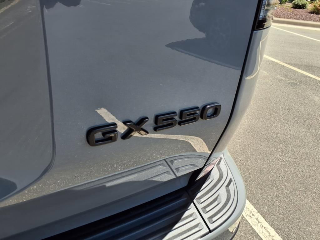 New 2025 Lexus GX 550 image 5
