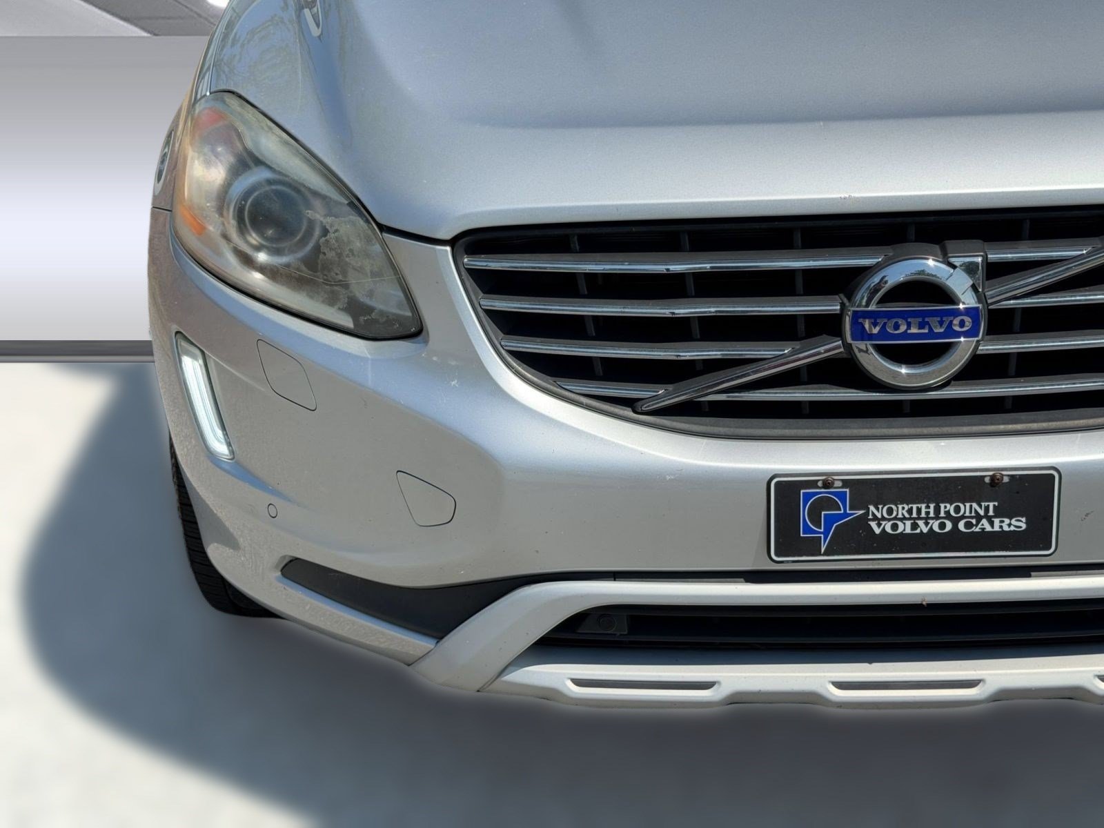Used 2017 Volvo XC60 T5 Dynamic w/ Preferred Option Package FWD image 11