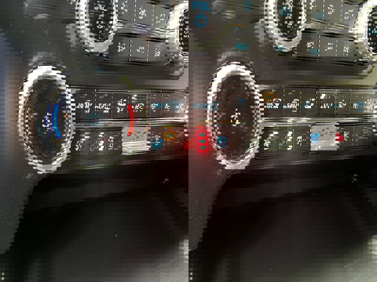 Certified 2023 Ford F150 Lariat w/ Equipment Group 502A High image 27