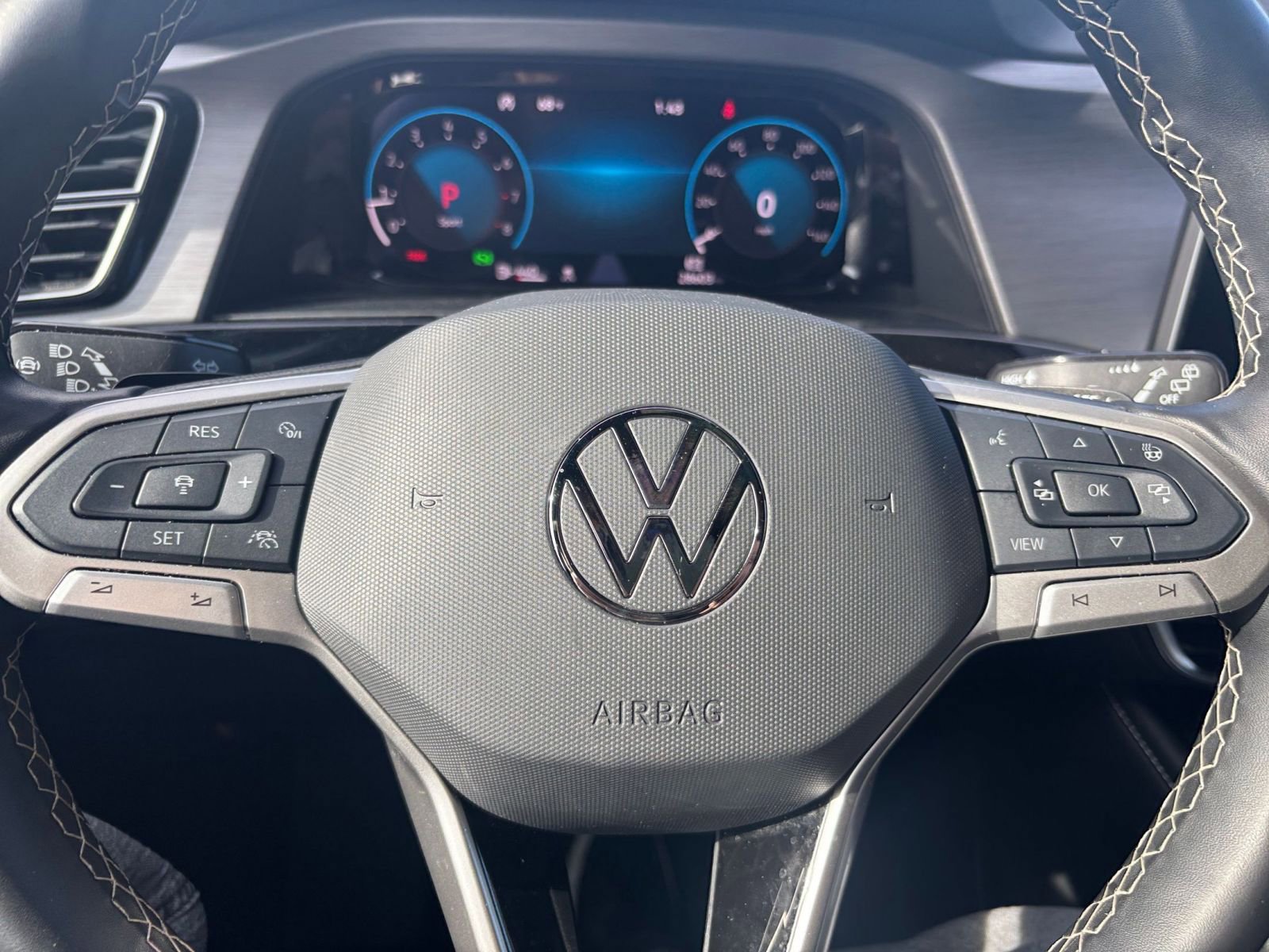 Used 2025 Volkswagen Atlas Cross Sport SE image 25