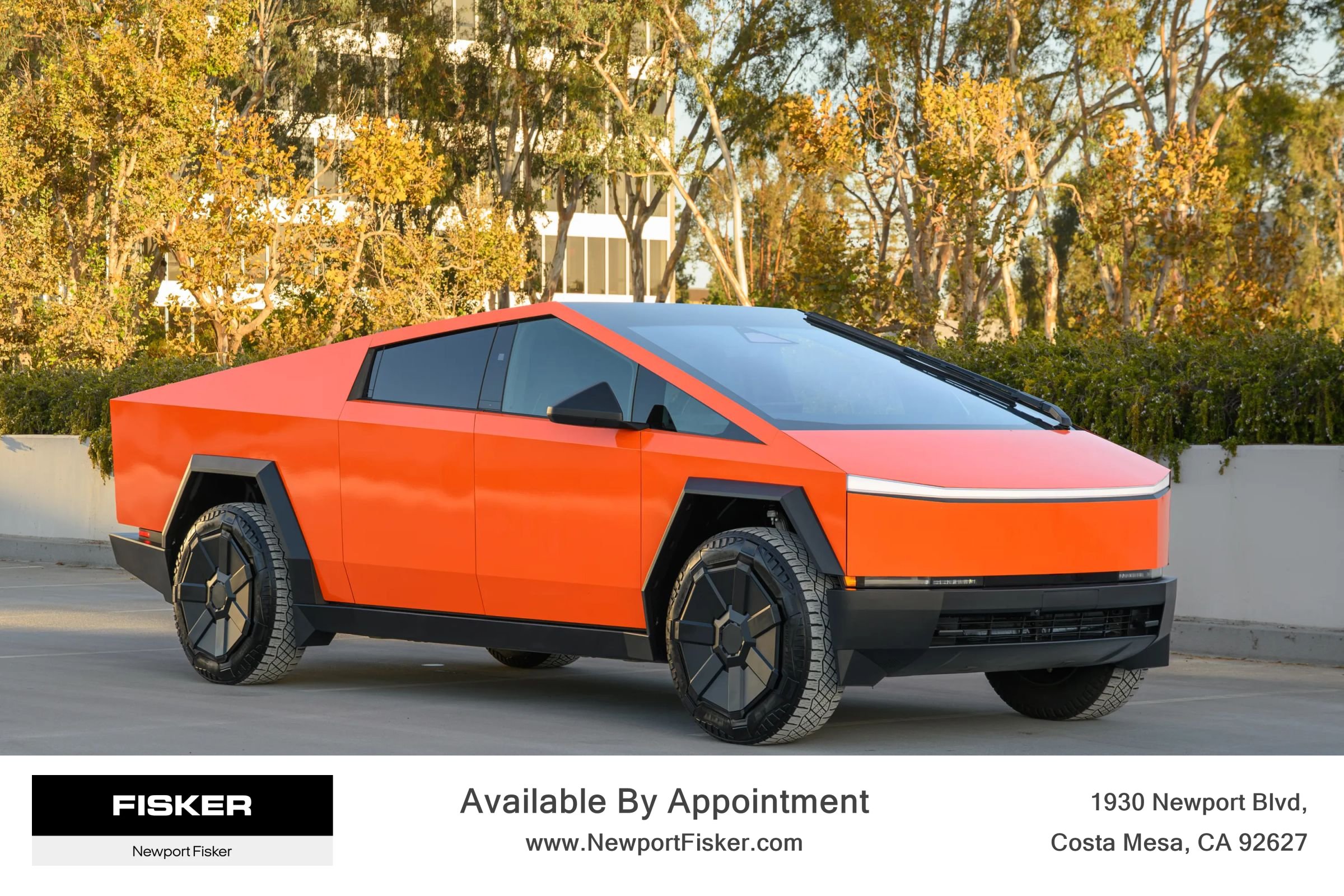 Used 2024 Tesla Cybertruck AWD Crew Cab image 3
