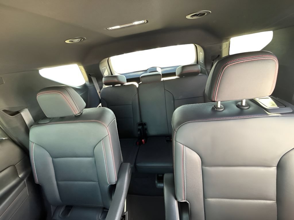 Used 2024 Chevrolet Traverse Z71 AWD/4WD image 29