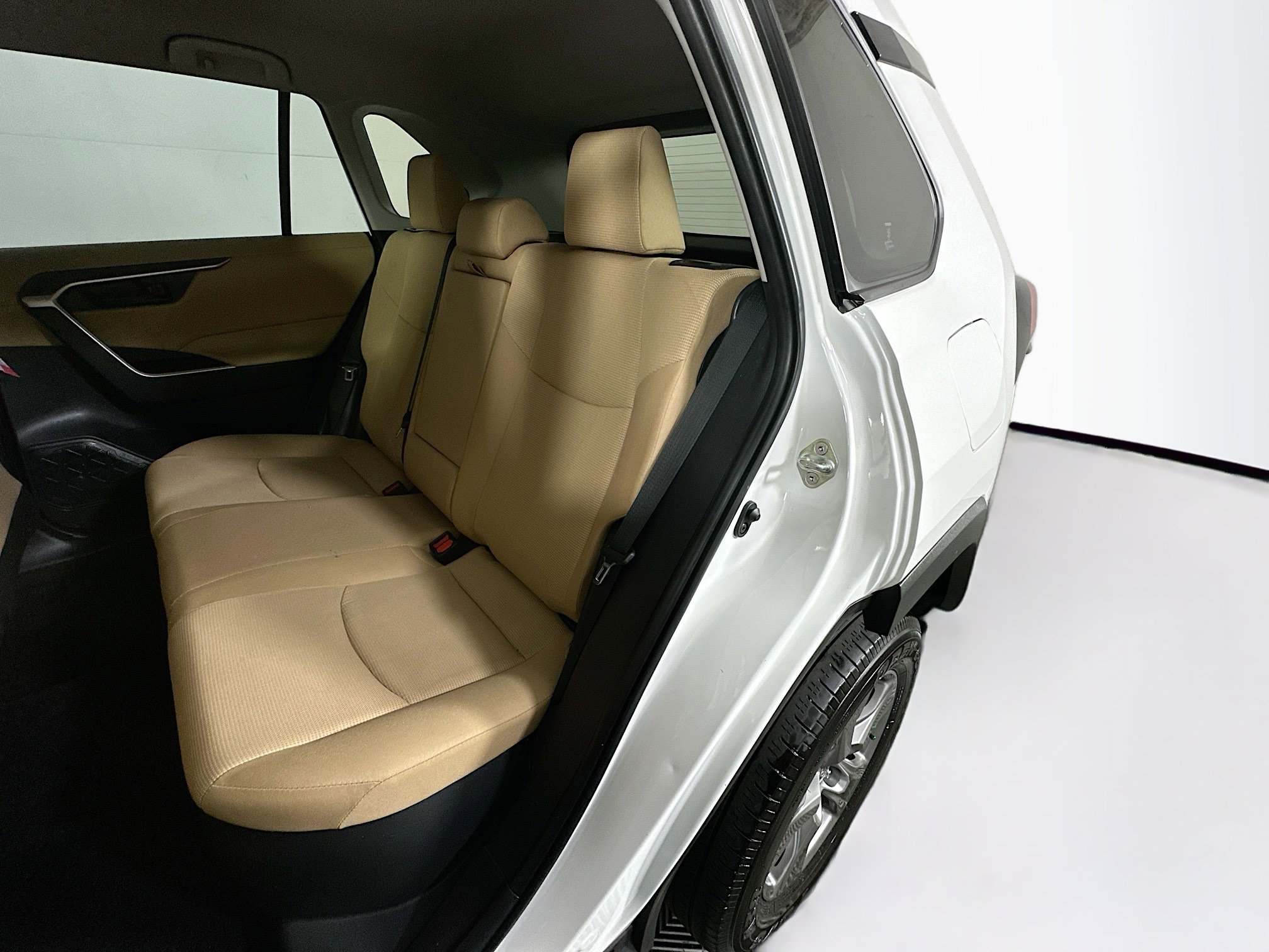 Certified 2025 Toyota RAV4 LE image 25